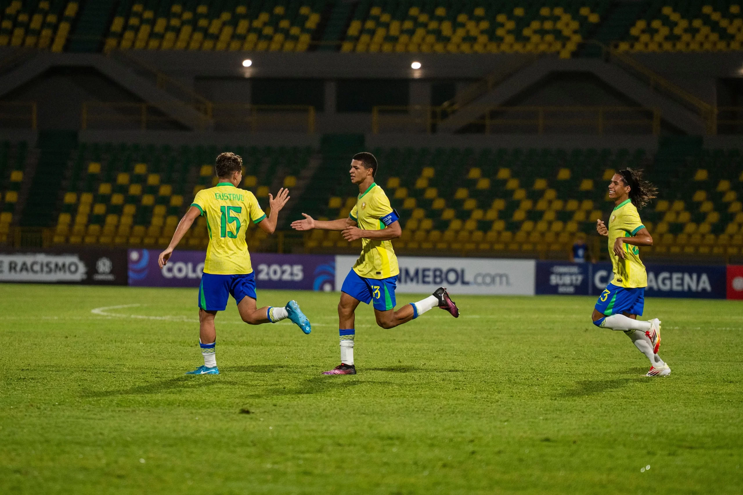 Brasil e Chile disputam vaga na final do Sul-Americano Sub-17