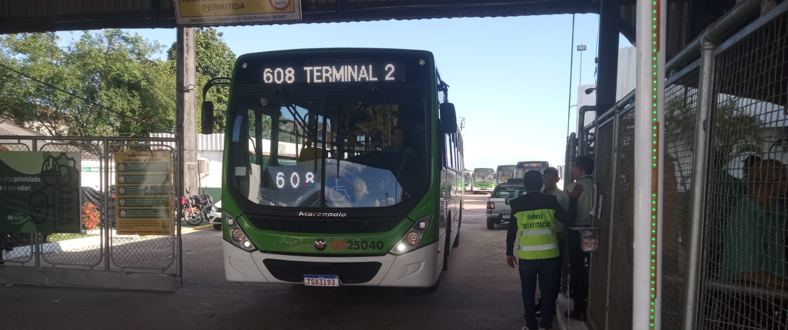 Mediação decisiva da prefeitura encerra greve dos rodoviários em Manaus