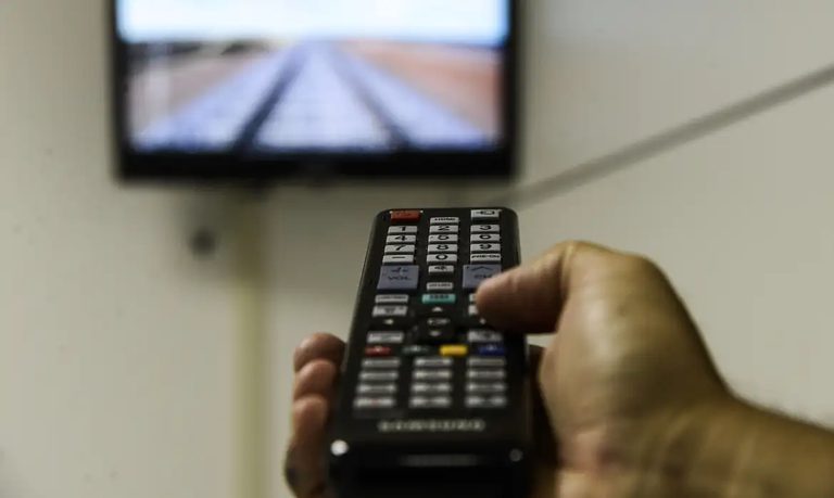 Anatel e Ancine firmam pacto contra pirataria digital