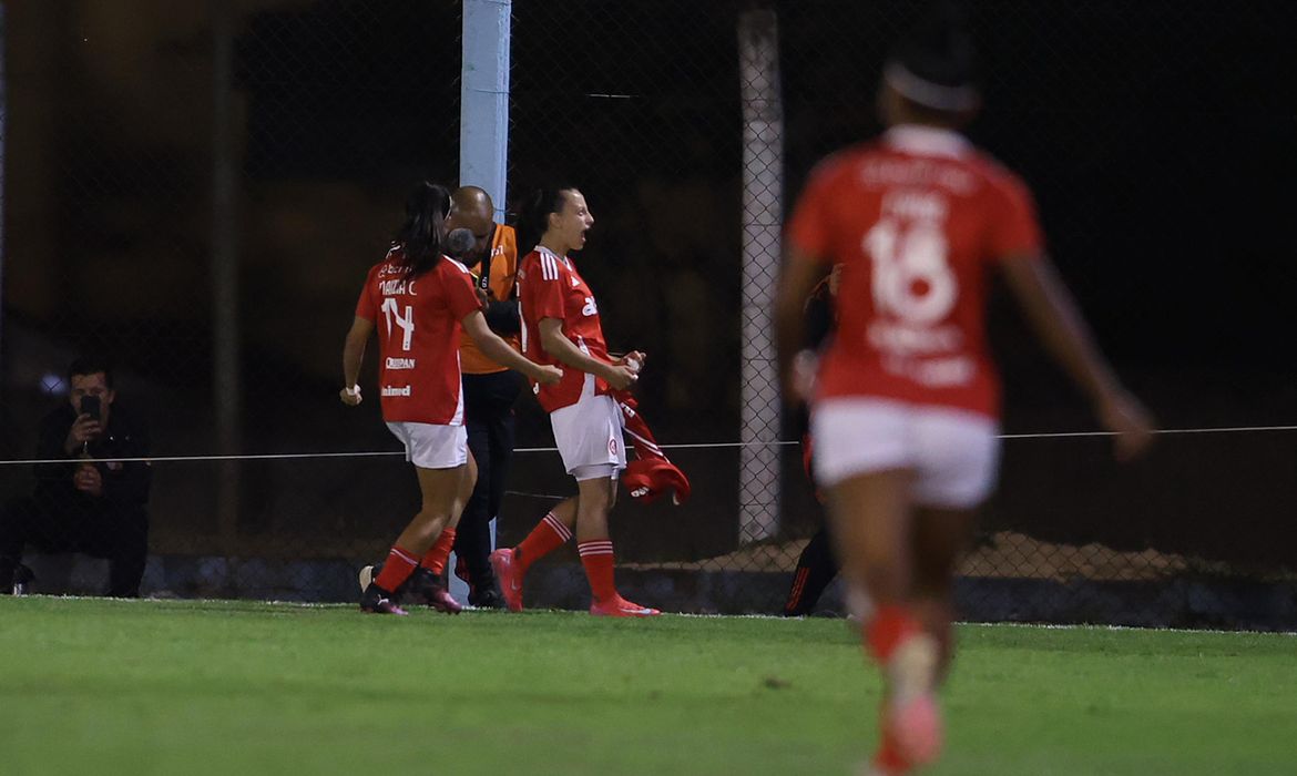 Empate no Brasileirão Feminino: Palmeiras e Inter duelaram em jogo emocionante