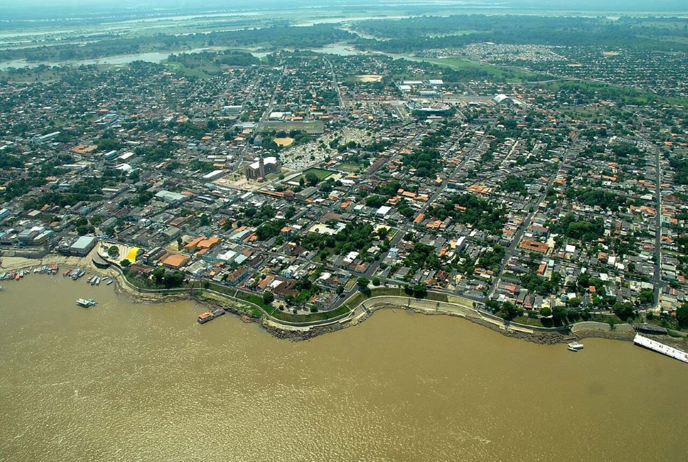 Avião de pequeno porte cai no Rio Andirá, entre Parintins e Barreirinha (AM)