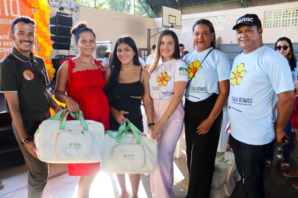Gestantes de Humaitá recebem kits de enxoval e cestas básicas