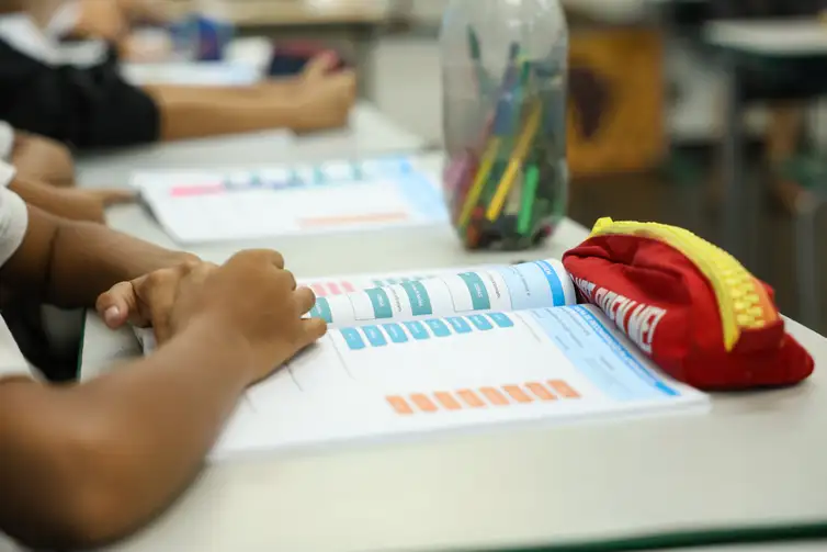 Brasil avança na educação, mas ainda não cumpre maioria das metas