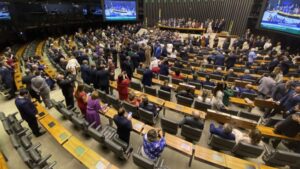Sessão no Senado sobre locais de descanso para motoristas profissionais em Brasília