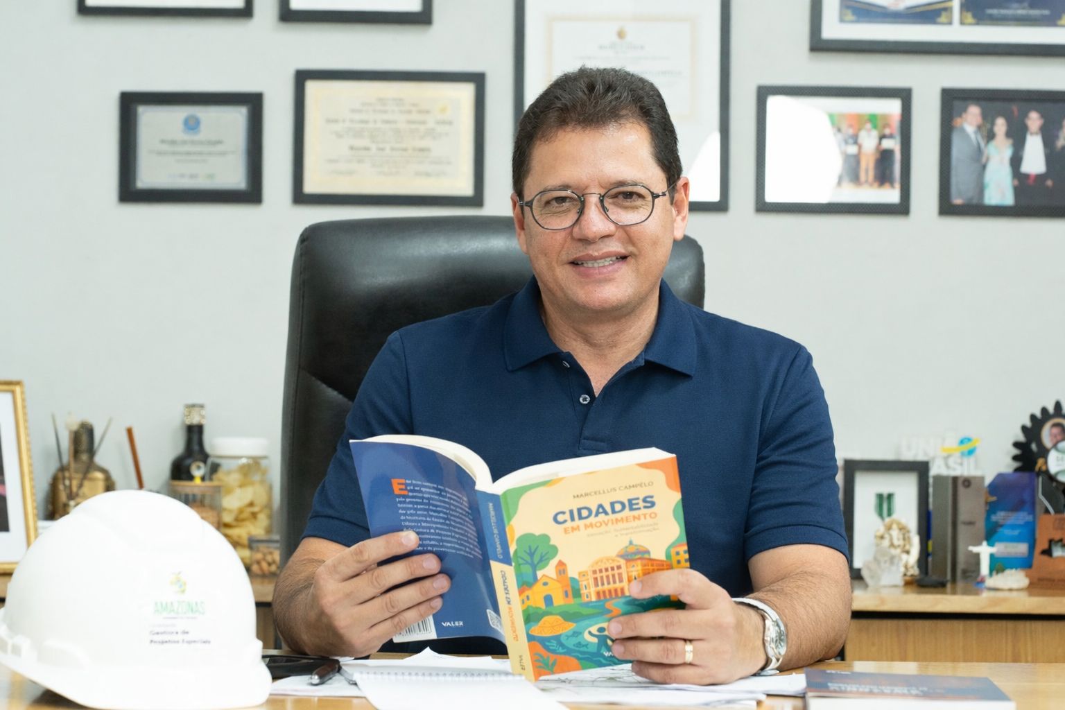 Marcellus Campêlo durante lançamento do livro Cidades em Movimento sobre desenvolvimento urbano.