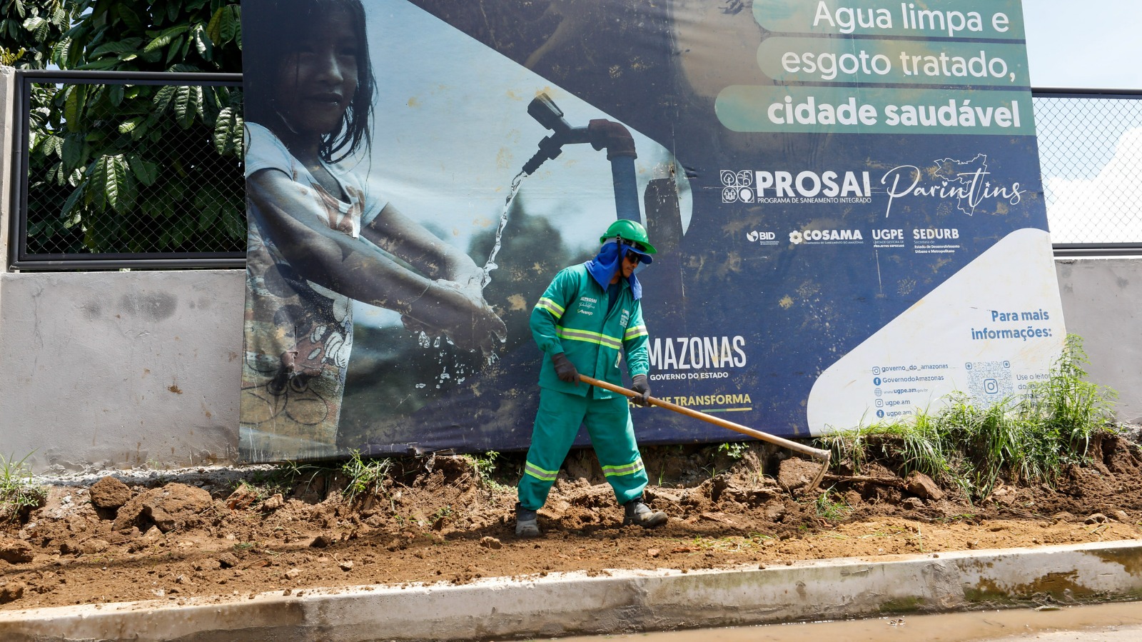 Obras de infraestrutura do Prosai avançam em Parintins com investimentos em saneamento, habitação e urbanização.