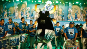 Boi Caprichoso durante apresentação no Curral Zeca Xibelão em evento Rufar do Tambor em Parintins.